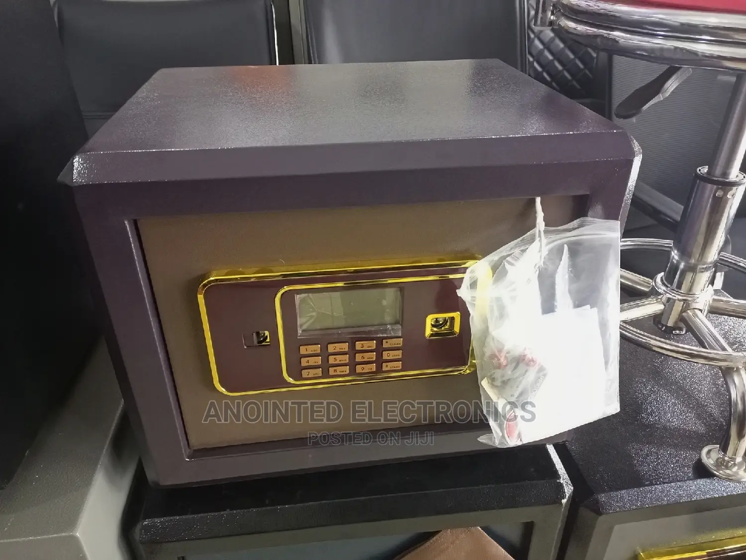 Safe Cash Box Digital With A Key