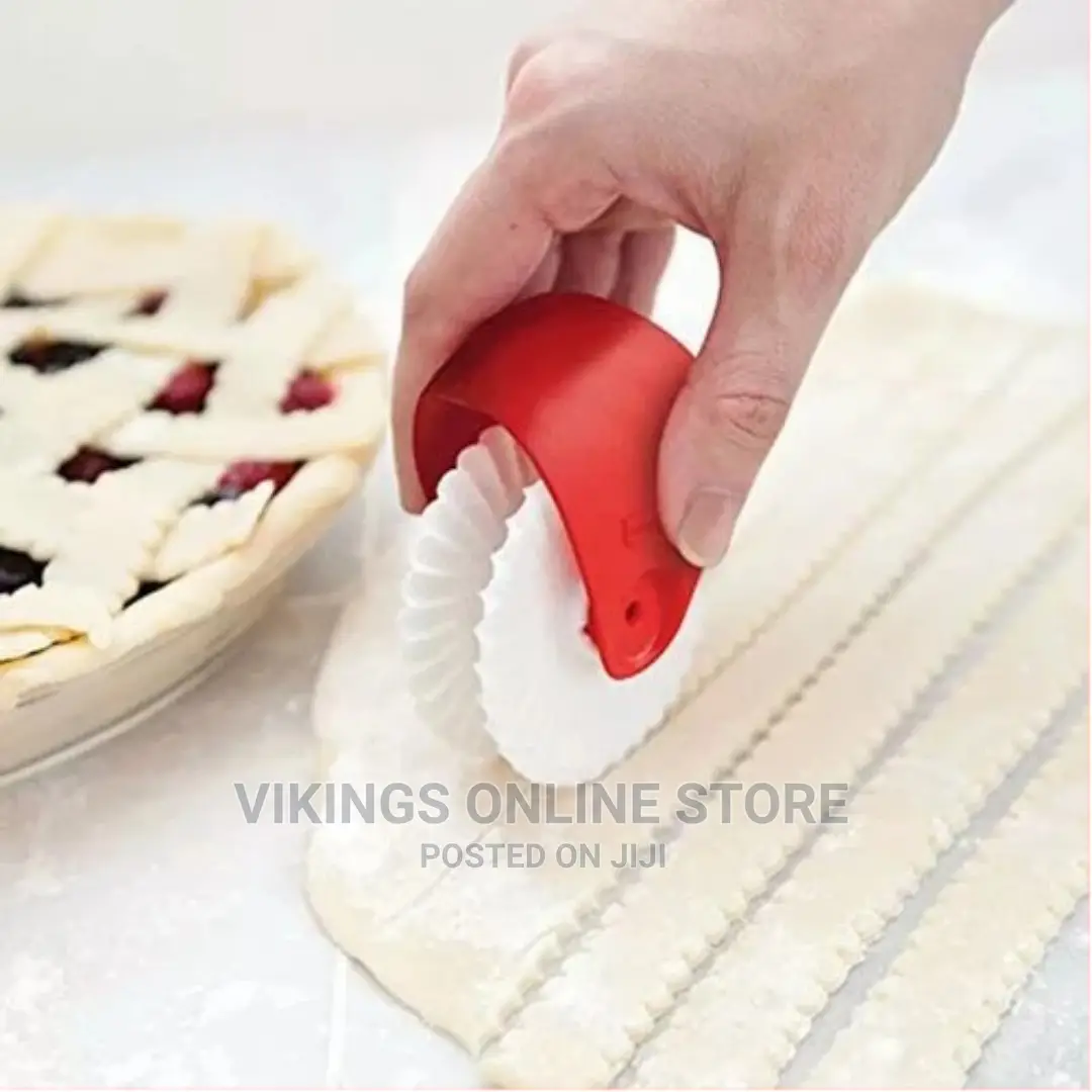 Pastry Decorative Dough Pizza Cake Pie Cutting Wheel Roller