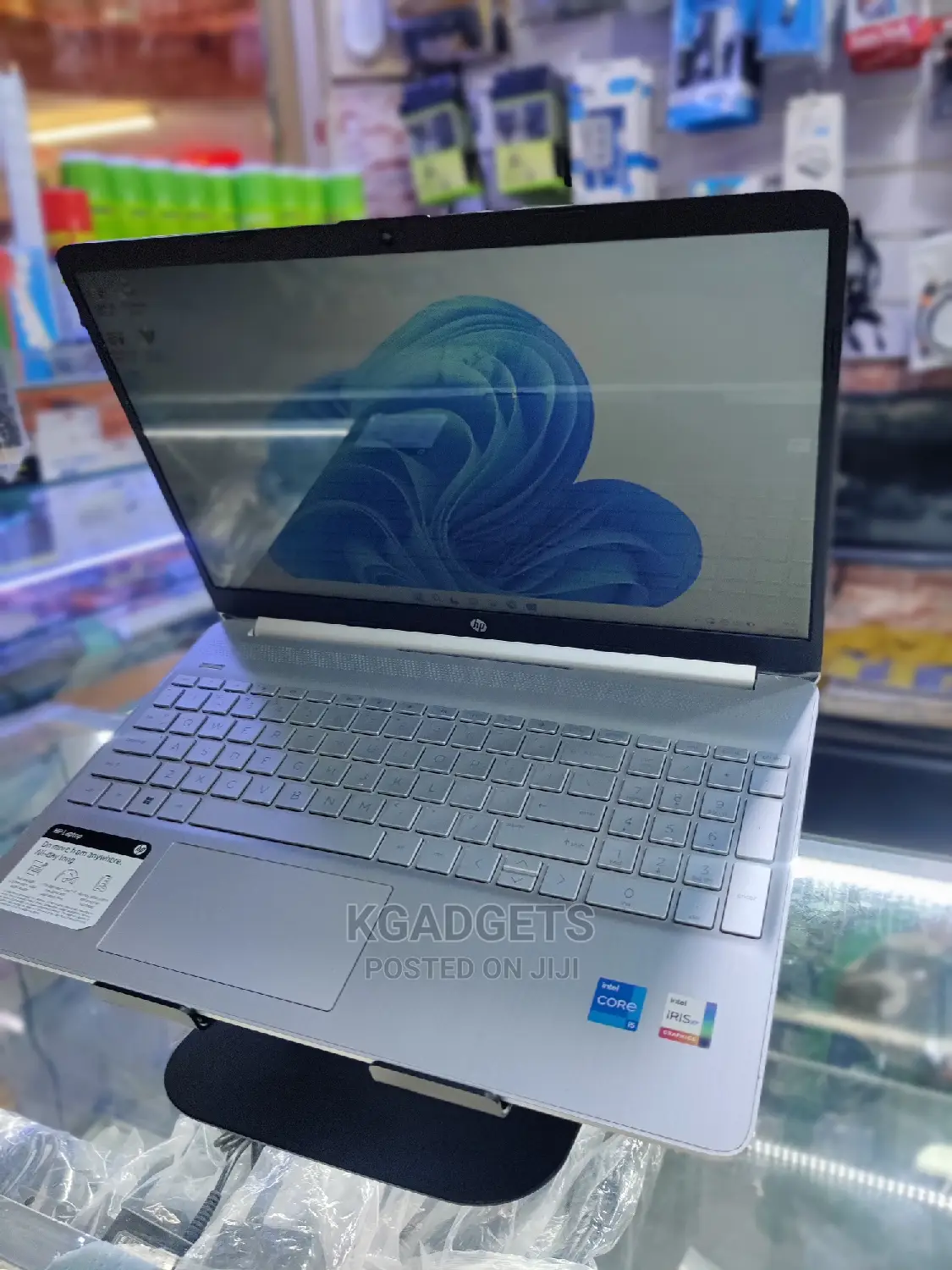 Laptop HP 15-Dw0037wm 8GB Intel Core I5 SSD 256GB
