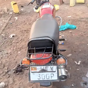 Bajaj Boxer 100 2021 Red