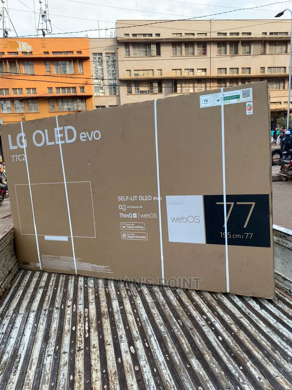 LG 77" Oled C2