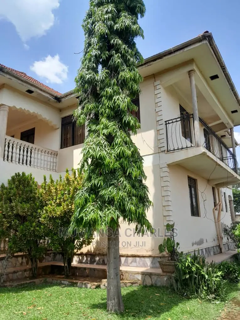 5bdrm Duplex in Fs Properties Ltd, Division B for sale