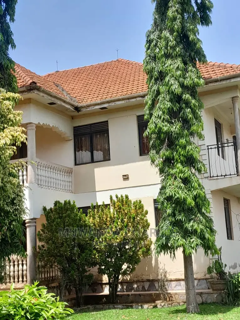 5bdrm Duplex in Fs Properties Ltd, Division B for sale