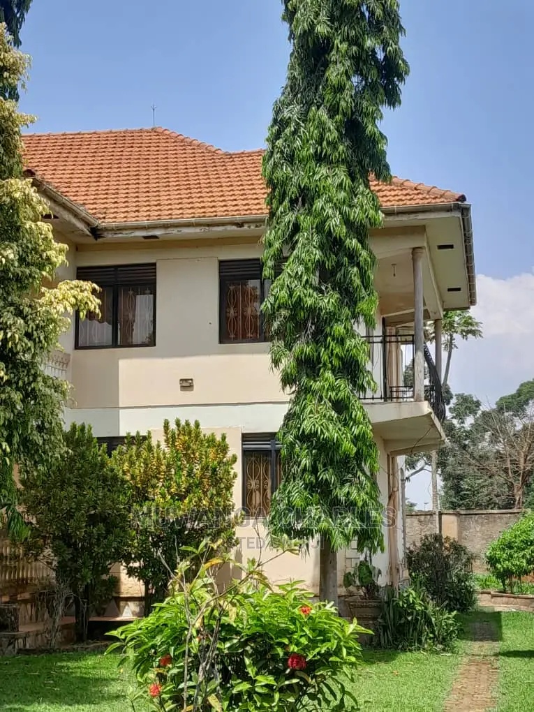 5bdrm Duplex in Fs Properties Ltd, Division B for sale