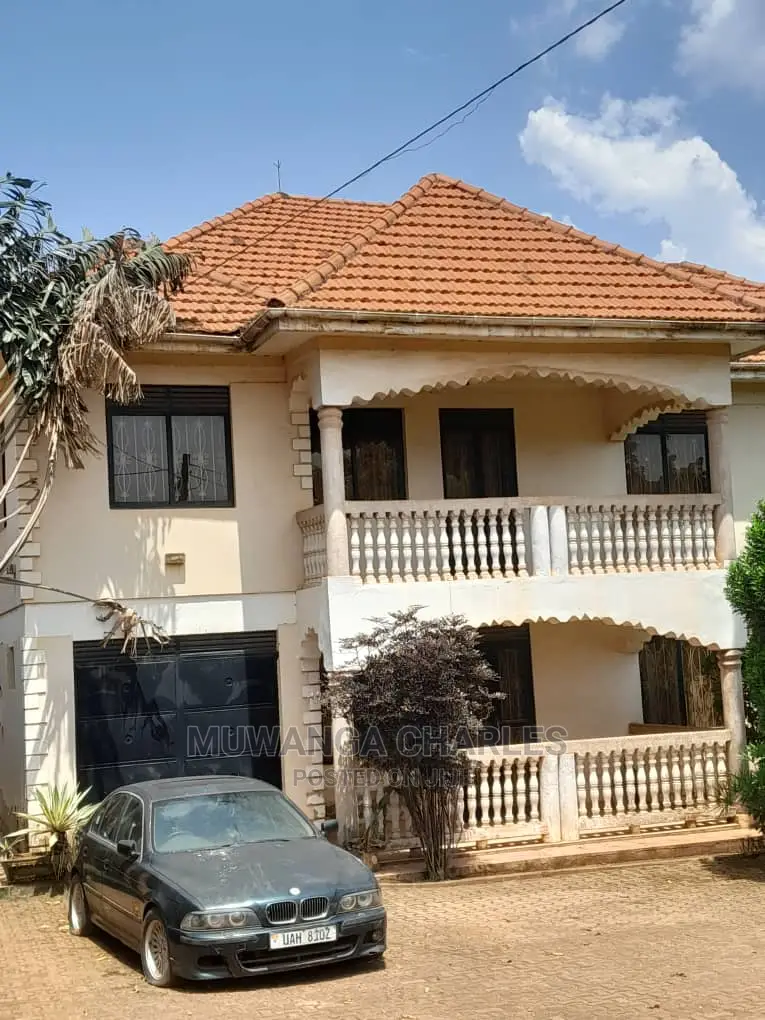 5bdrm Duplex in Fs Properties Ltd, Division B for sale