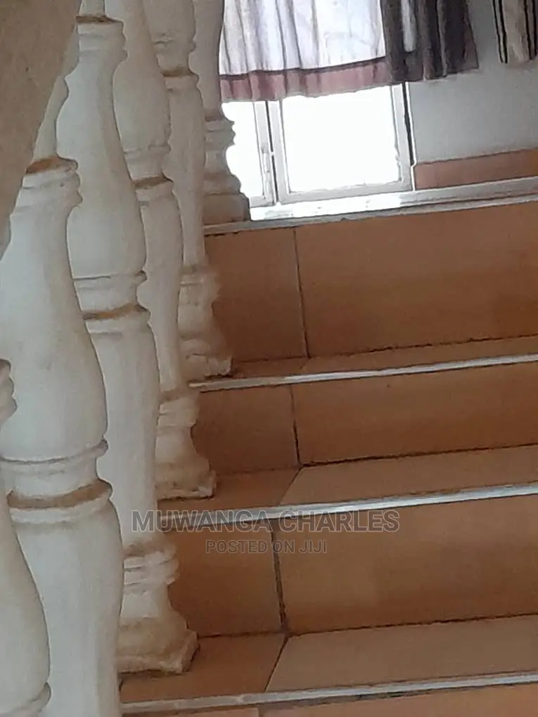 5bdrm Duplex in Fs Properties Ltd, Division B for sale