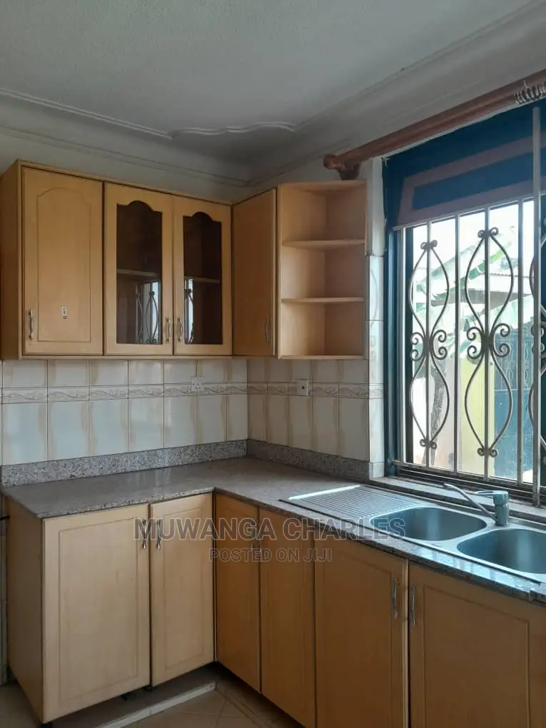 5bdrm Duplex in Fs Properties Ltd, Division B for sale