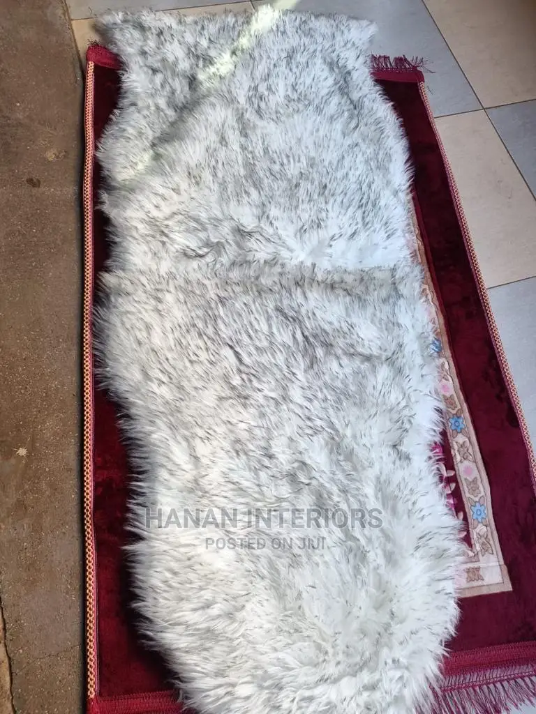Bed Side- Fur Fluffy