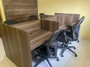Six Seater Workstation/ Table