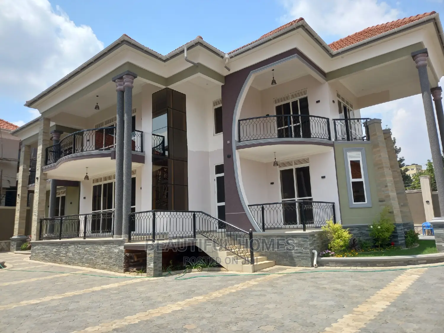 Furnished 6bdrm Duplex in Najjera Corporate, Nakawa for sale