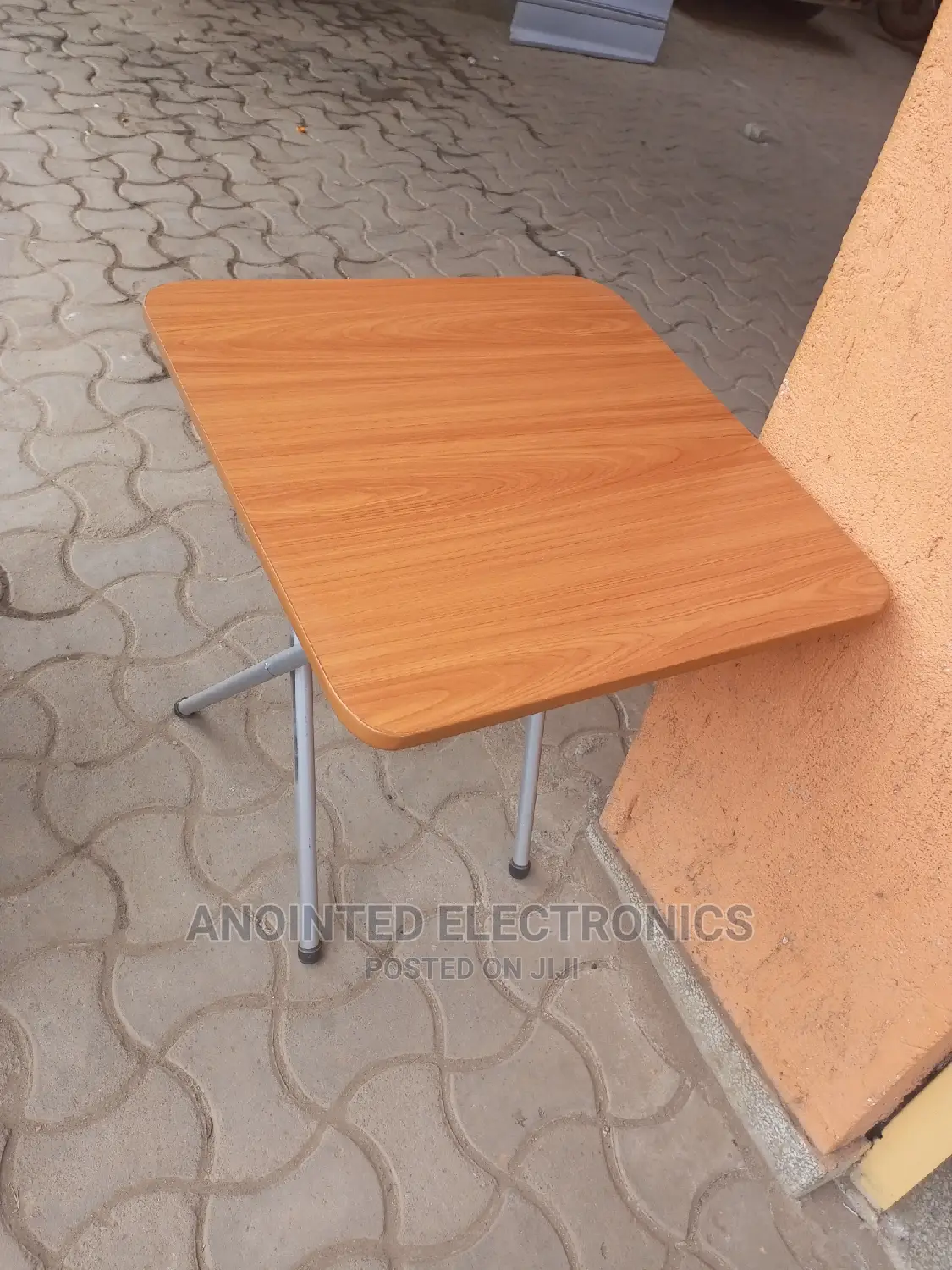 Foldable Reading Table