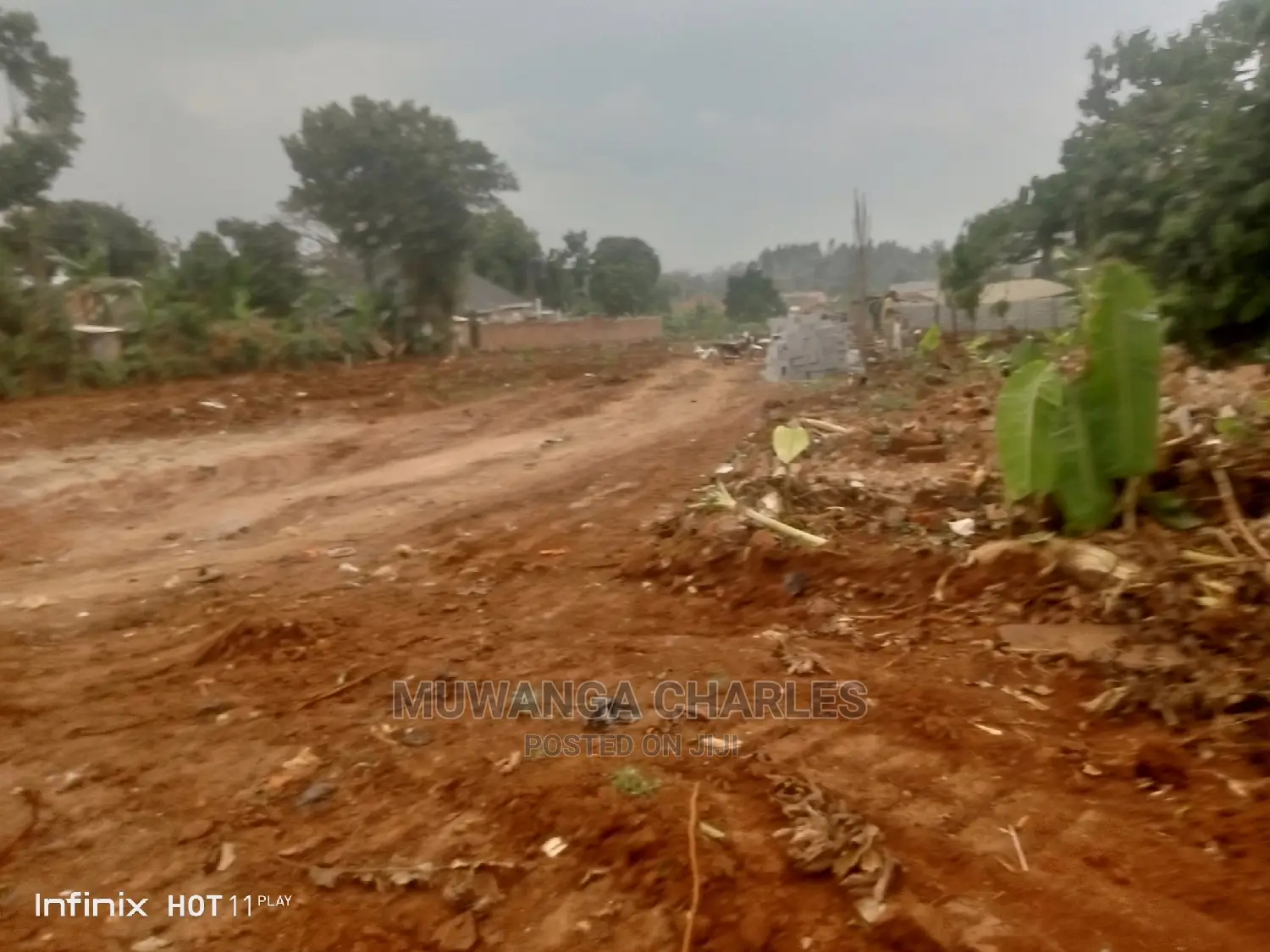 Commercial Land in Gayaza Manyagwa Nakwero on Quick Sale