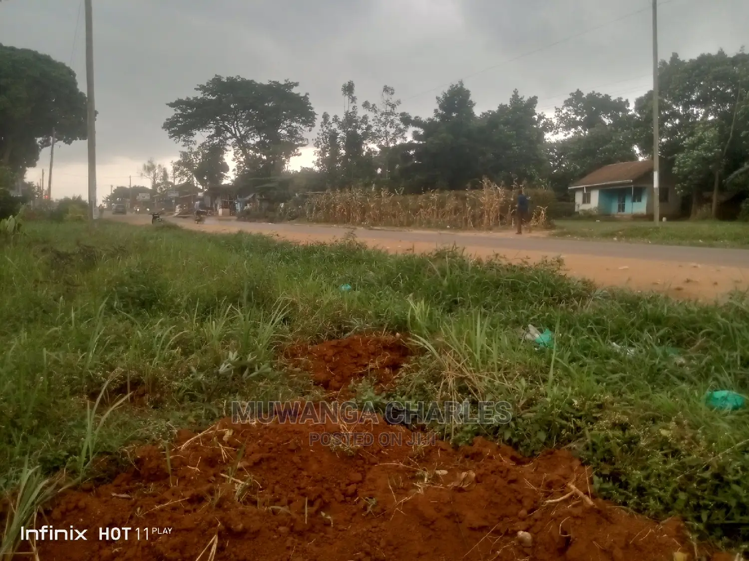 Commercial Land in Gayaza Manyagwa Nakwero on Quick Sale
