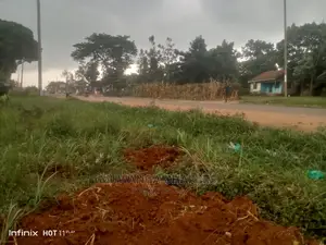 Commercial Land in Gayaza Manyagwa Nakwero on Quick Sale