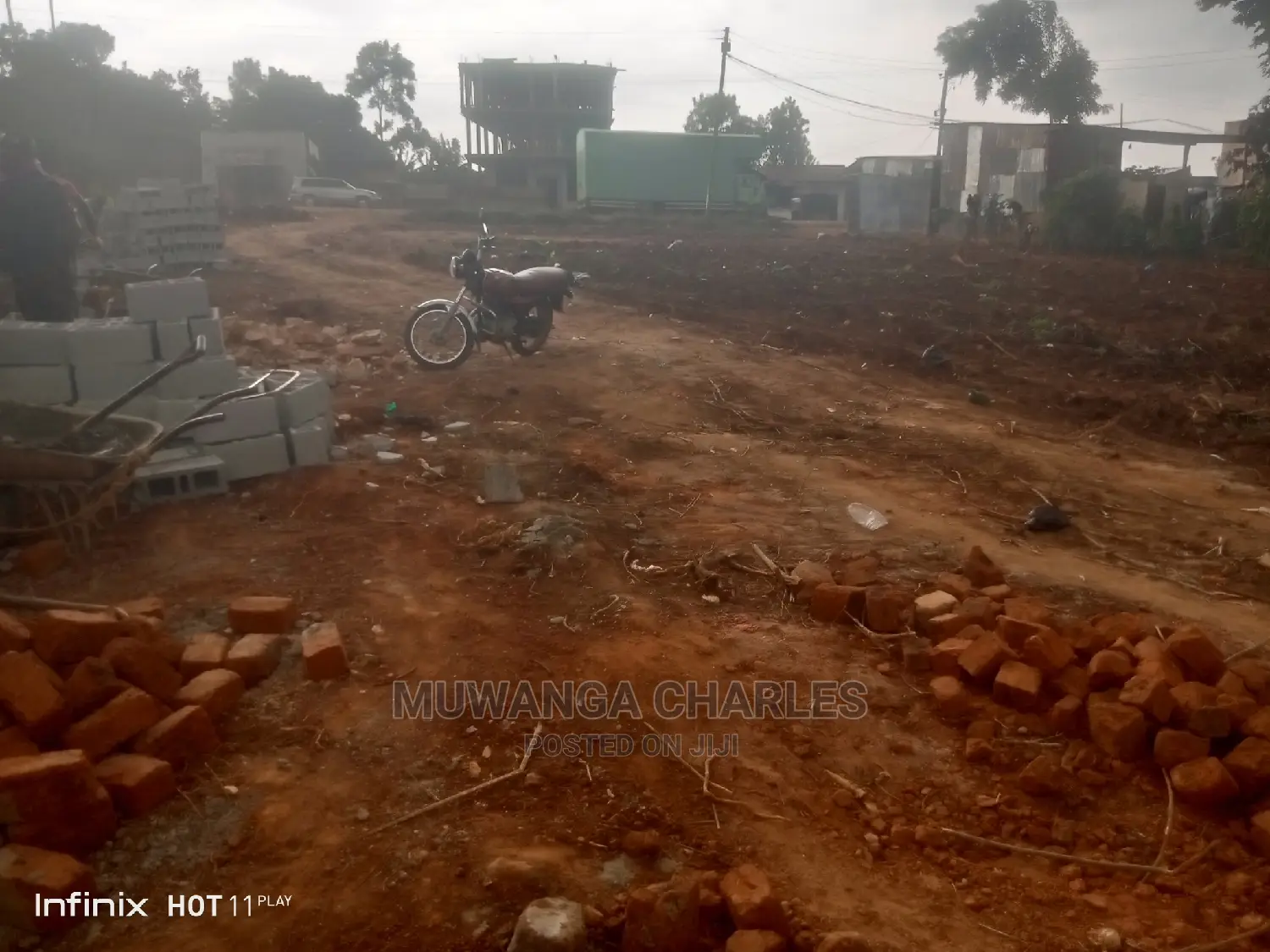 Commercial Land in Gayaza Manyagwa Nakwero on Quick Sale
