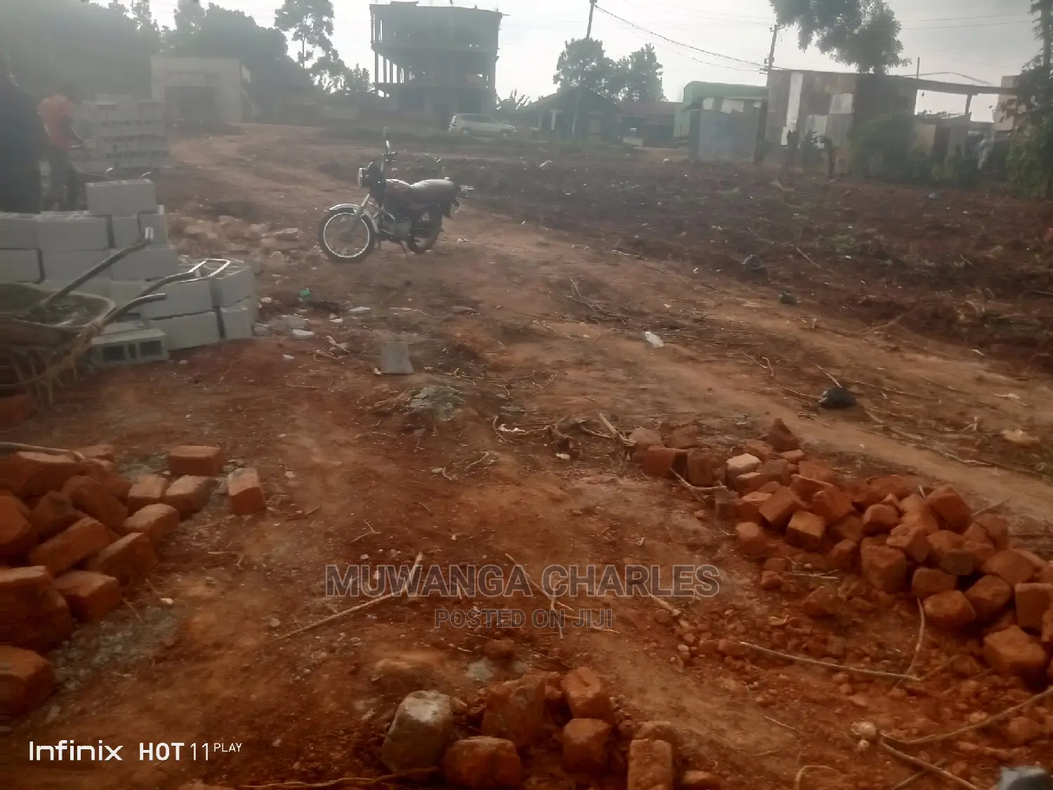 Commercial Land in Gayaza Manyagwa Nakwero on Quick Sale