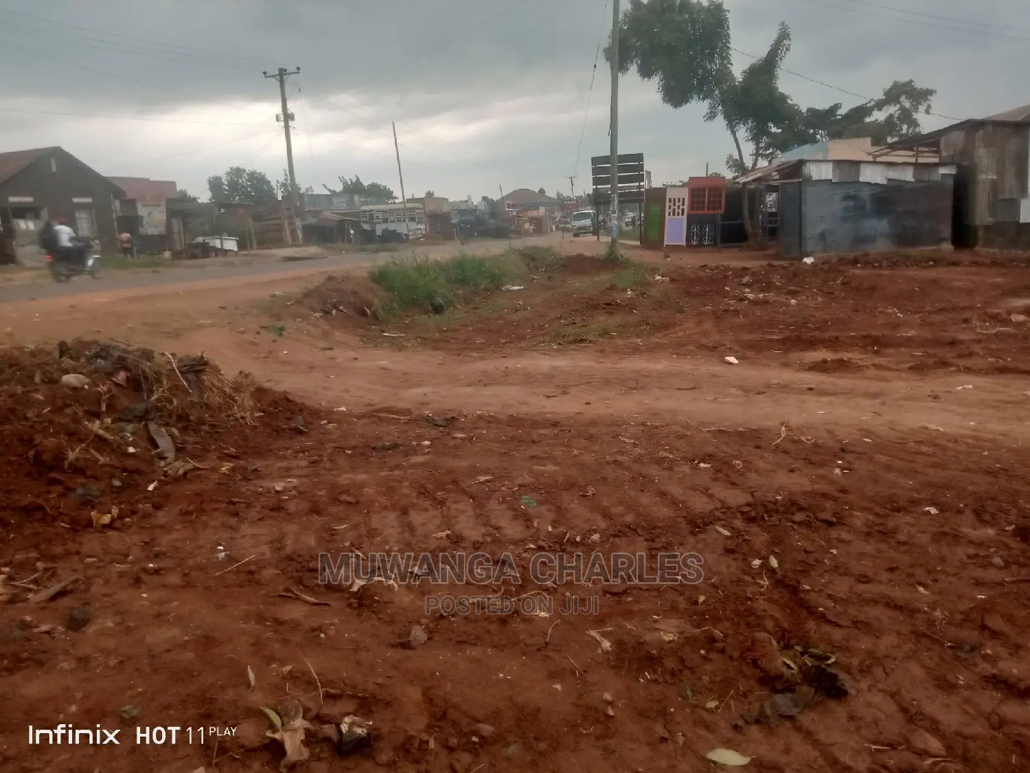 Commercial Land in Gayaza Manyagwa Nakwero on Quick Sale