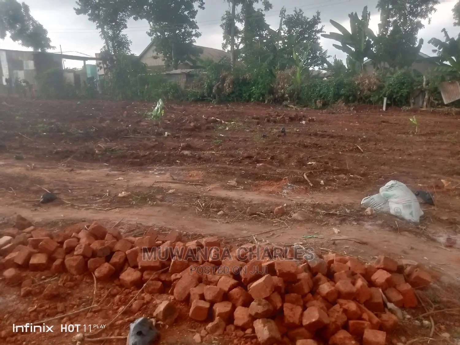Commercial Land in Gayaza Manyagwa Nakwero on Quick Sale