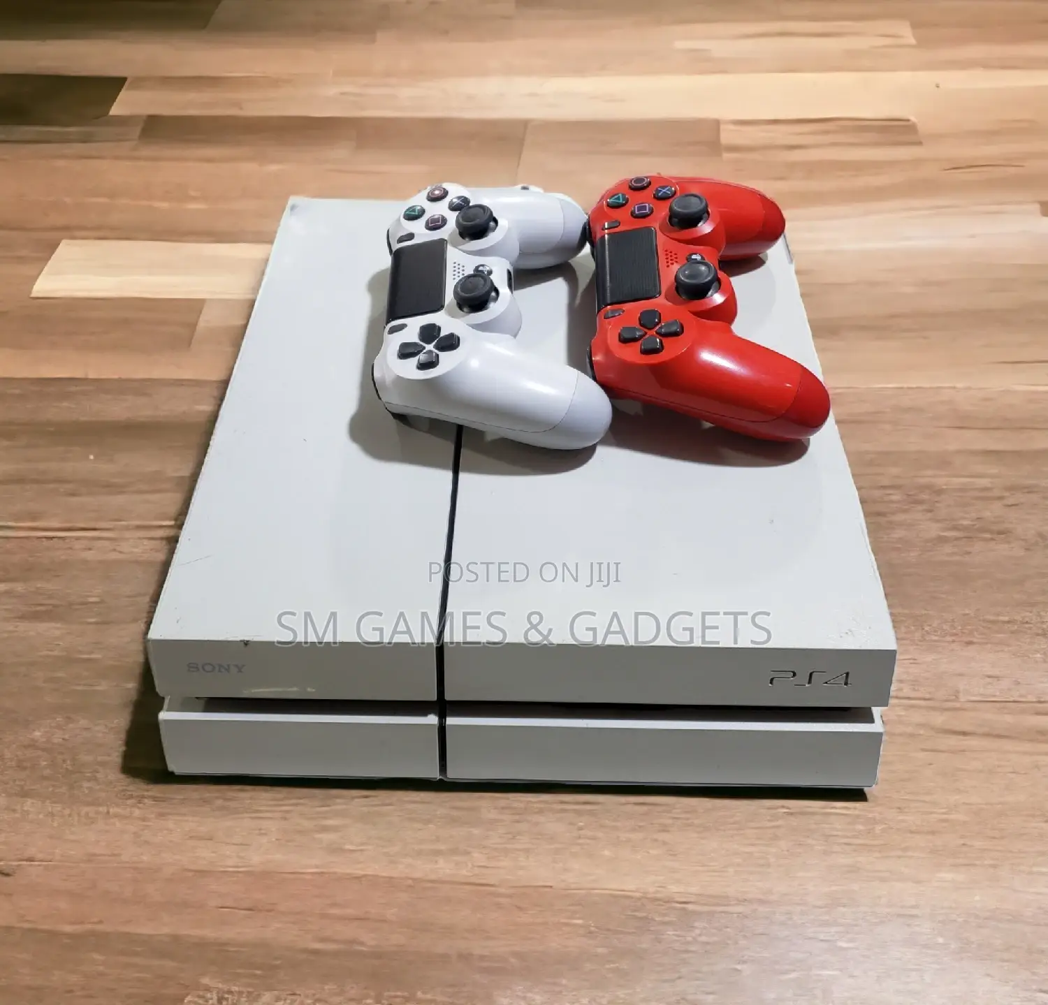 Chipped Ps4 Standard Full Set With 10 Games and 2 Pads