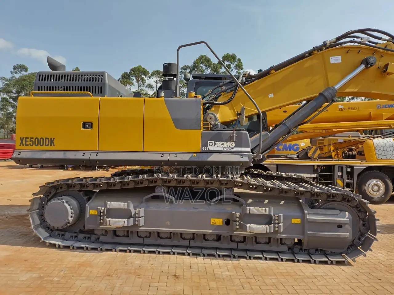 Hire Sinotrucks and Heavy Machines