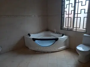 Furnished 6bdrm Mansion in Kyanja Corporate, Nakawa for sale