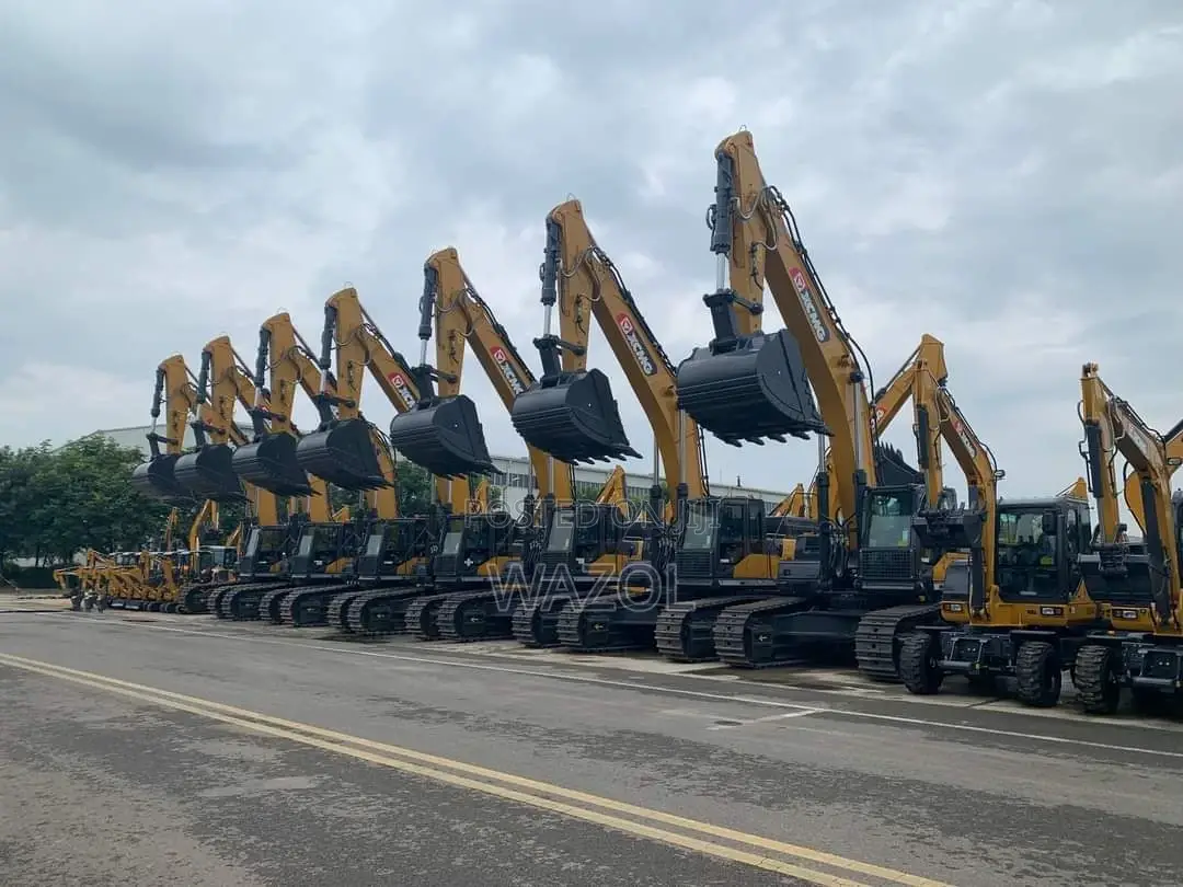 Hire Sinotrucks and Heavy Machines Eg Excavators,Graders Etc