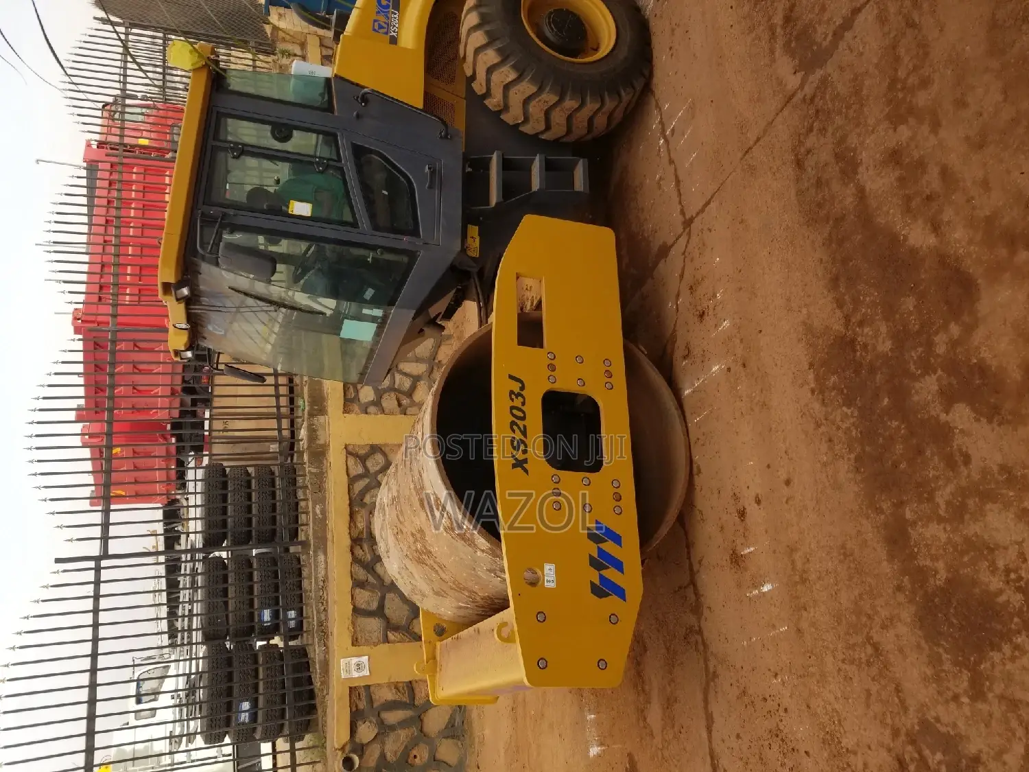 Hire Sinotrucks and Heavy Machines Eg Excavators,Graders Etc