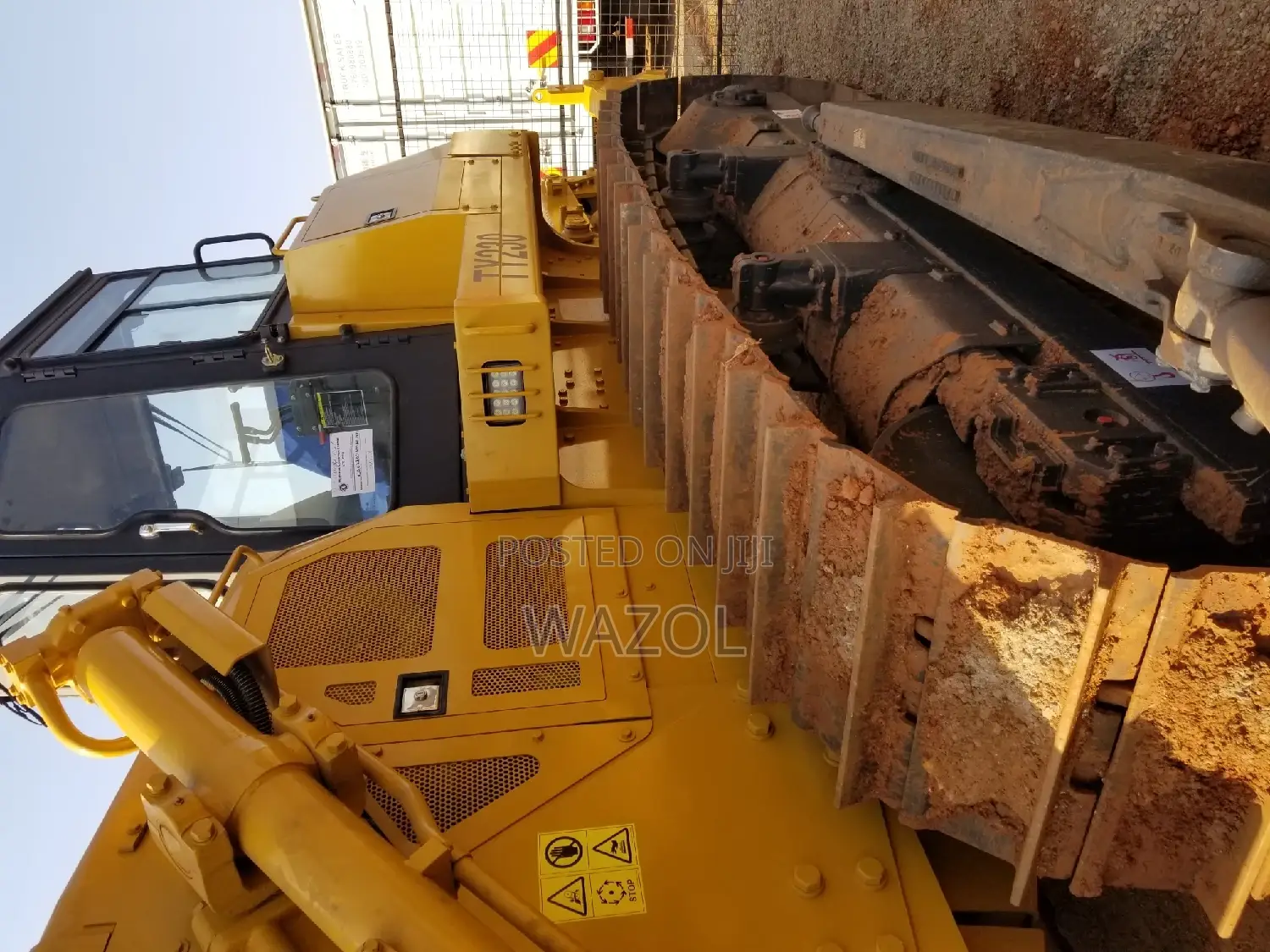 Hire Sinotrucks and Heavy Machines Eg Excavators,Graders Etc