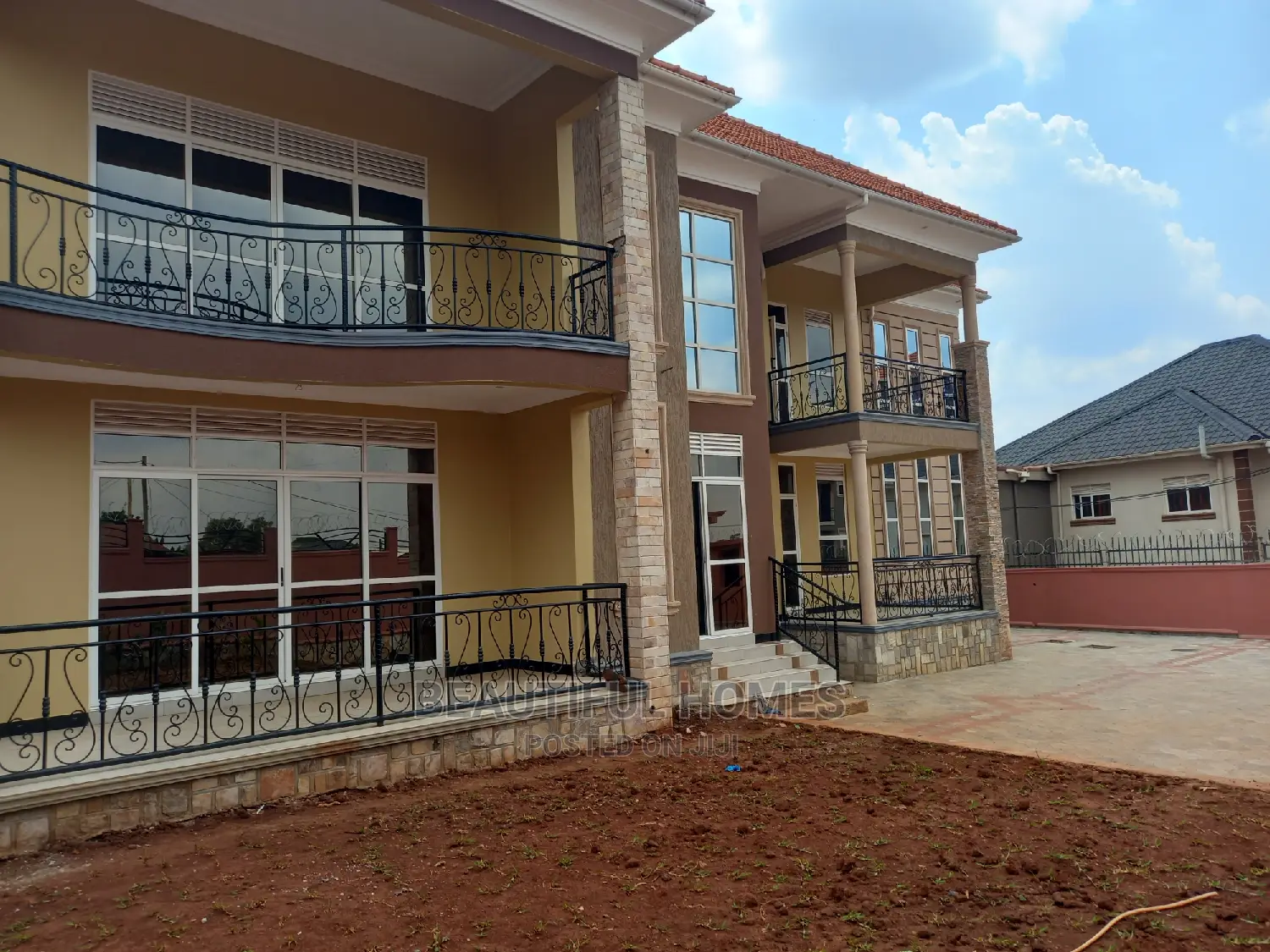Furnished 6bdrm Duplex in Kyanja Posh, Nakawa for sale