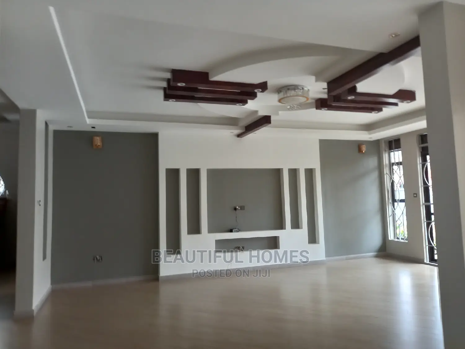 Furnished 6bdrm Duplex in Kyanja, Central Division for sale