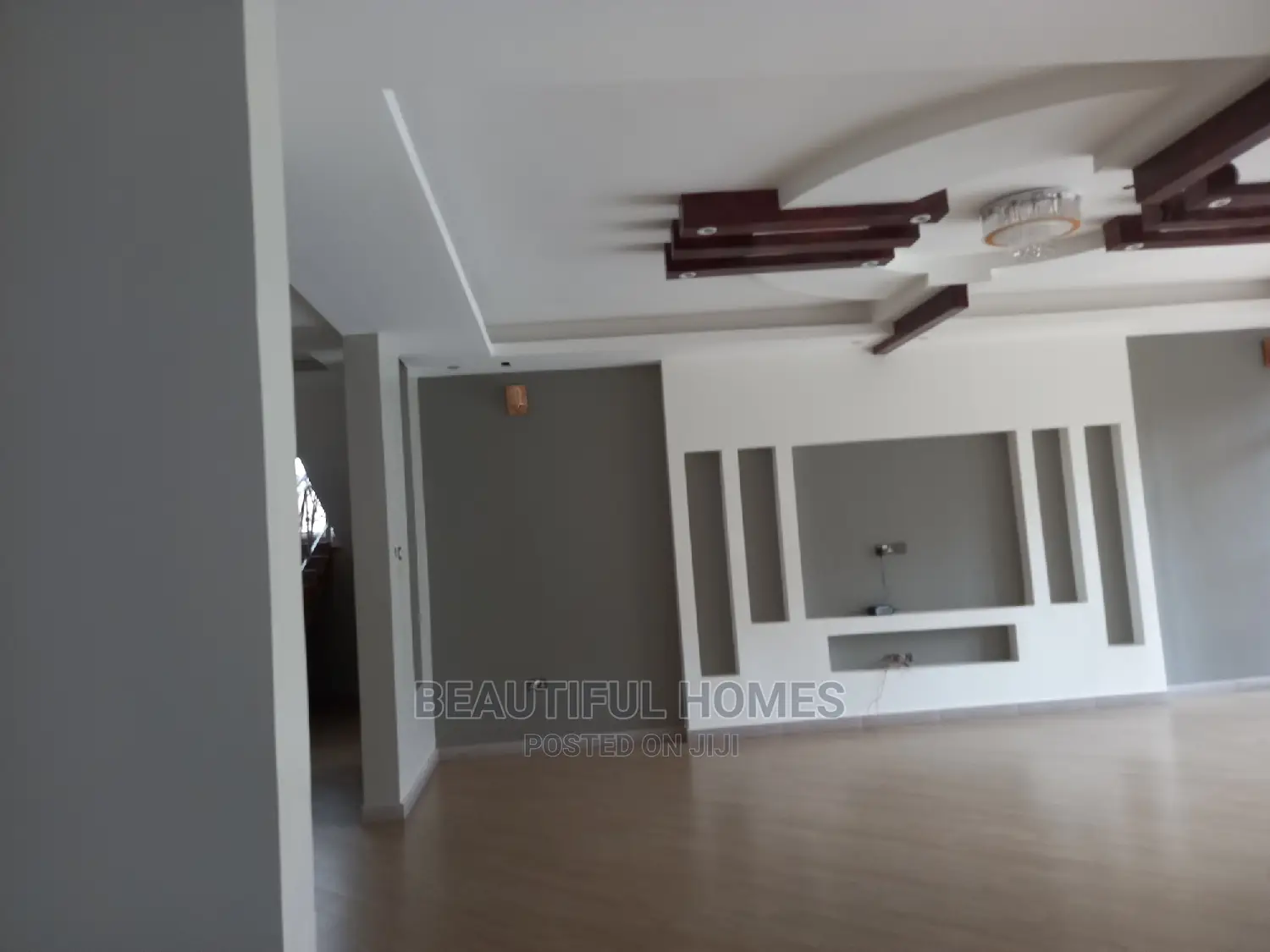 Furnished 6bdrm Mansion in Kyanja All Tarmack, Nakawa for sale