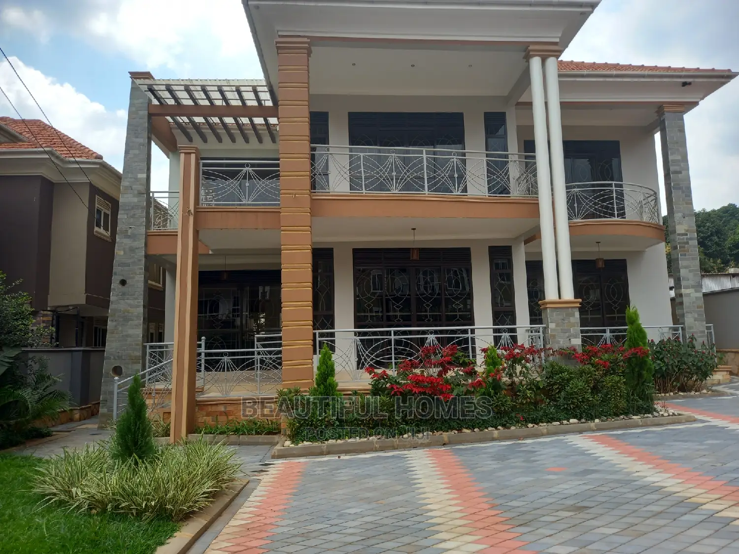 Furnished 6bdrm Mansion in Kyanja All Tarmack, Nakawa for sale