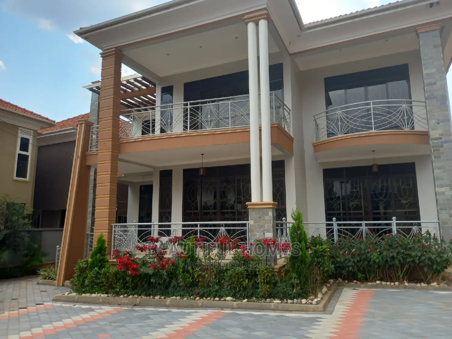 Furnished 6bdrm Mansion in Kyanja All Tarmack, Nakawa for sale