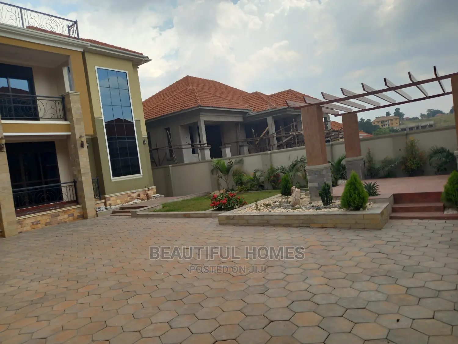 Furnished 6bdrm Mansion in Kyanja, Central Division for sale