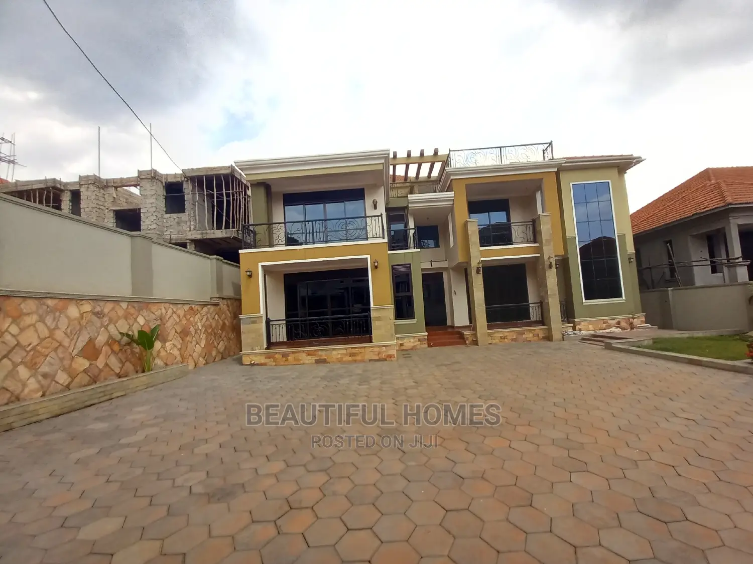 Furnished 6bdrm Mansion in Kyanja, Central Division for sale
