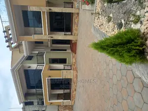 Furnished 6bdrm Duplex in Kyanja, Central Division for sale