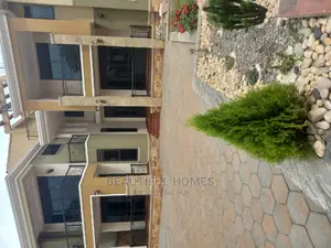 Furnished 6bdrm Duplex in Kyanja, Central Division for sale