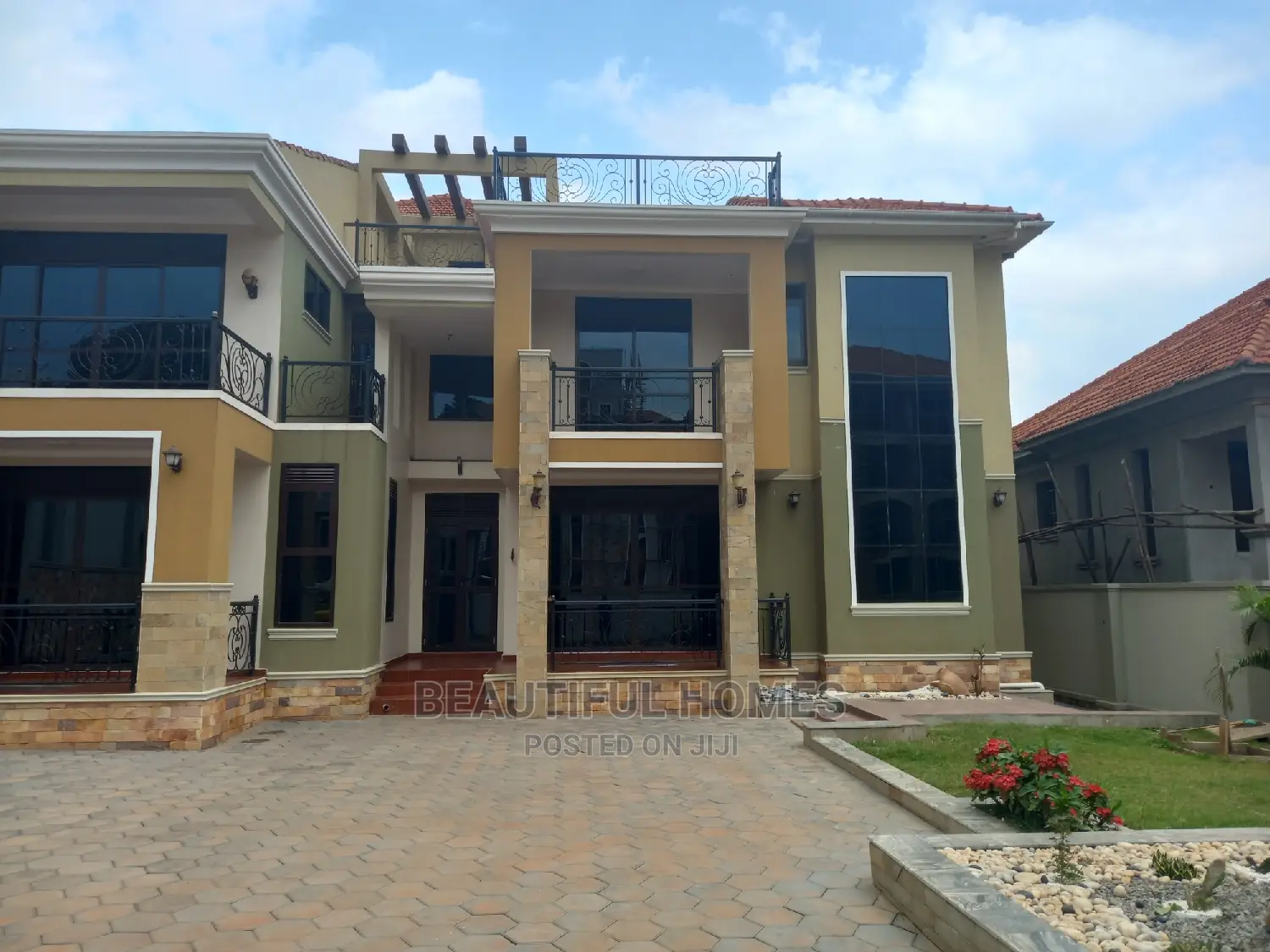 Furnished 6bdrm Mansion in Kyanja Tarmack, Nakawa for sale