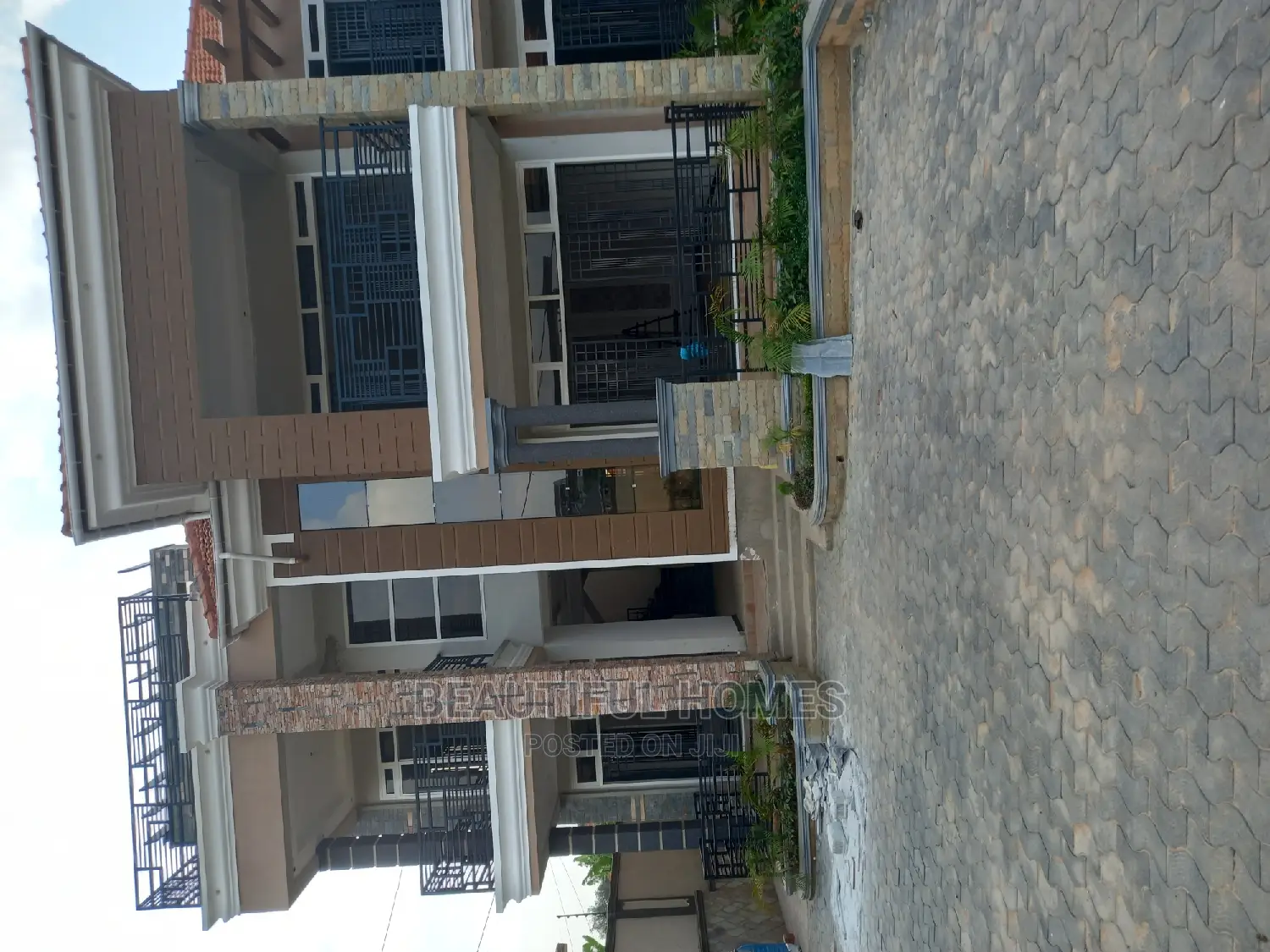 Furnished 6bdrm Mansion in Kisaasi Corporate, Nakawa for sale