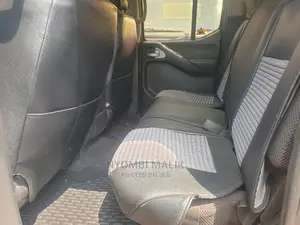 Nissan Navara 2009 Black