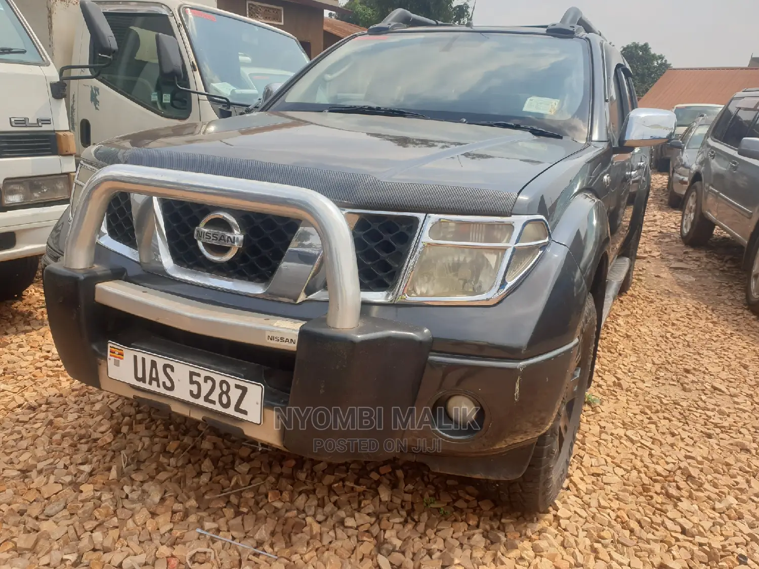 Nissan Navara 2009 Black