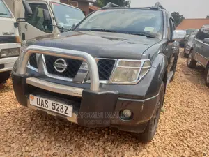 Nissan Navara 2009 Black