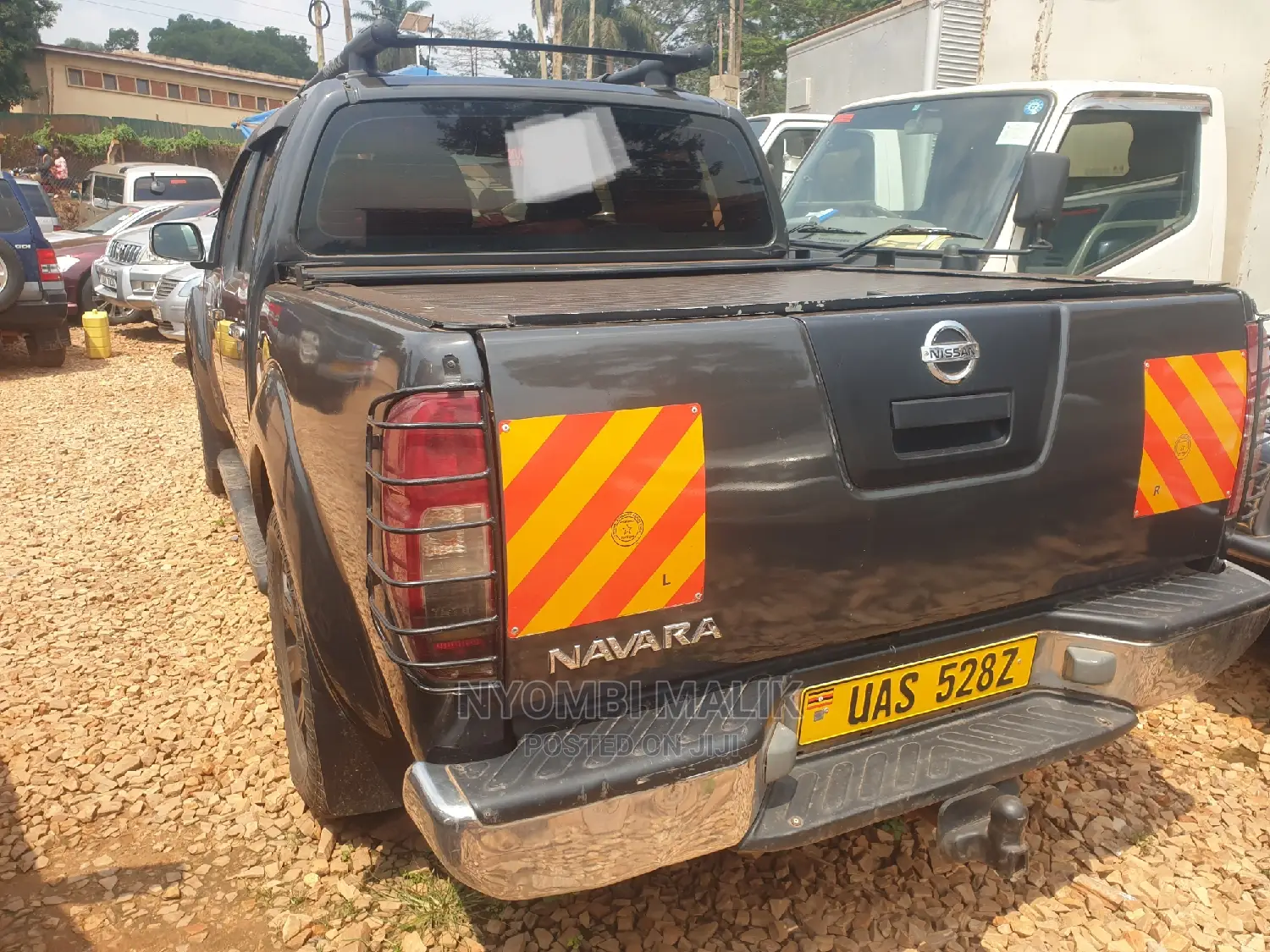 Nissan Navara 2009 Black