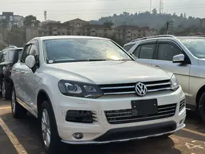 Volkswagen Touareg 2013 White