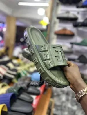 Original Green Burberry Rubber Push in Sandals