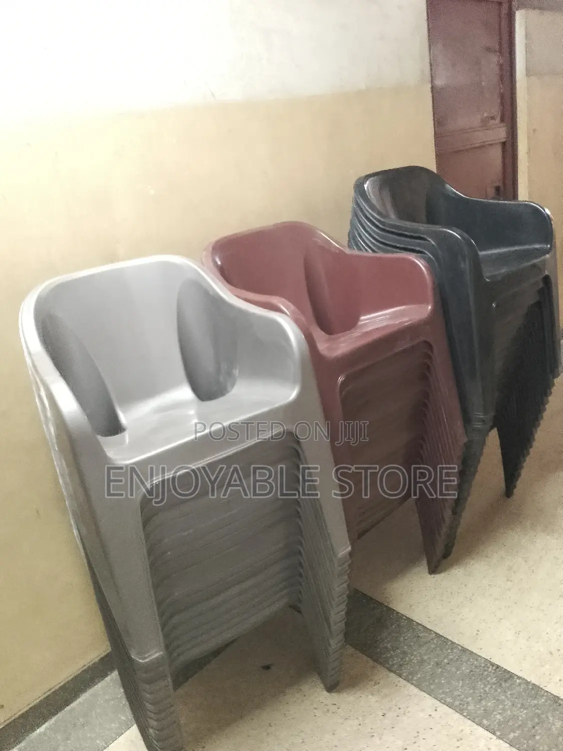 Plastic Chairs Plastic Chairs (Sofa)