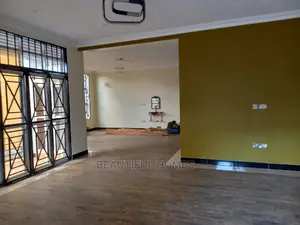 Furnished 6bdrm Duplex in Kira Tarmack, Central Division for sale