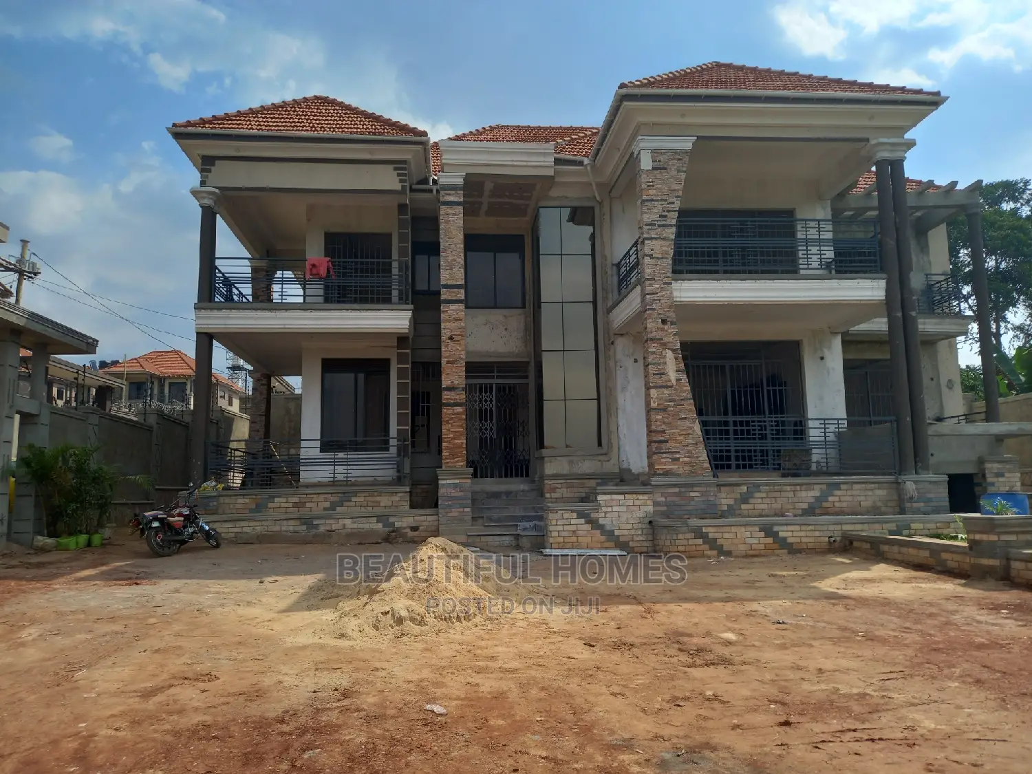 Furnished 6bdrm Mansion in Kisaasi, Central Division for sale