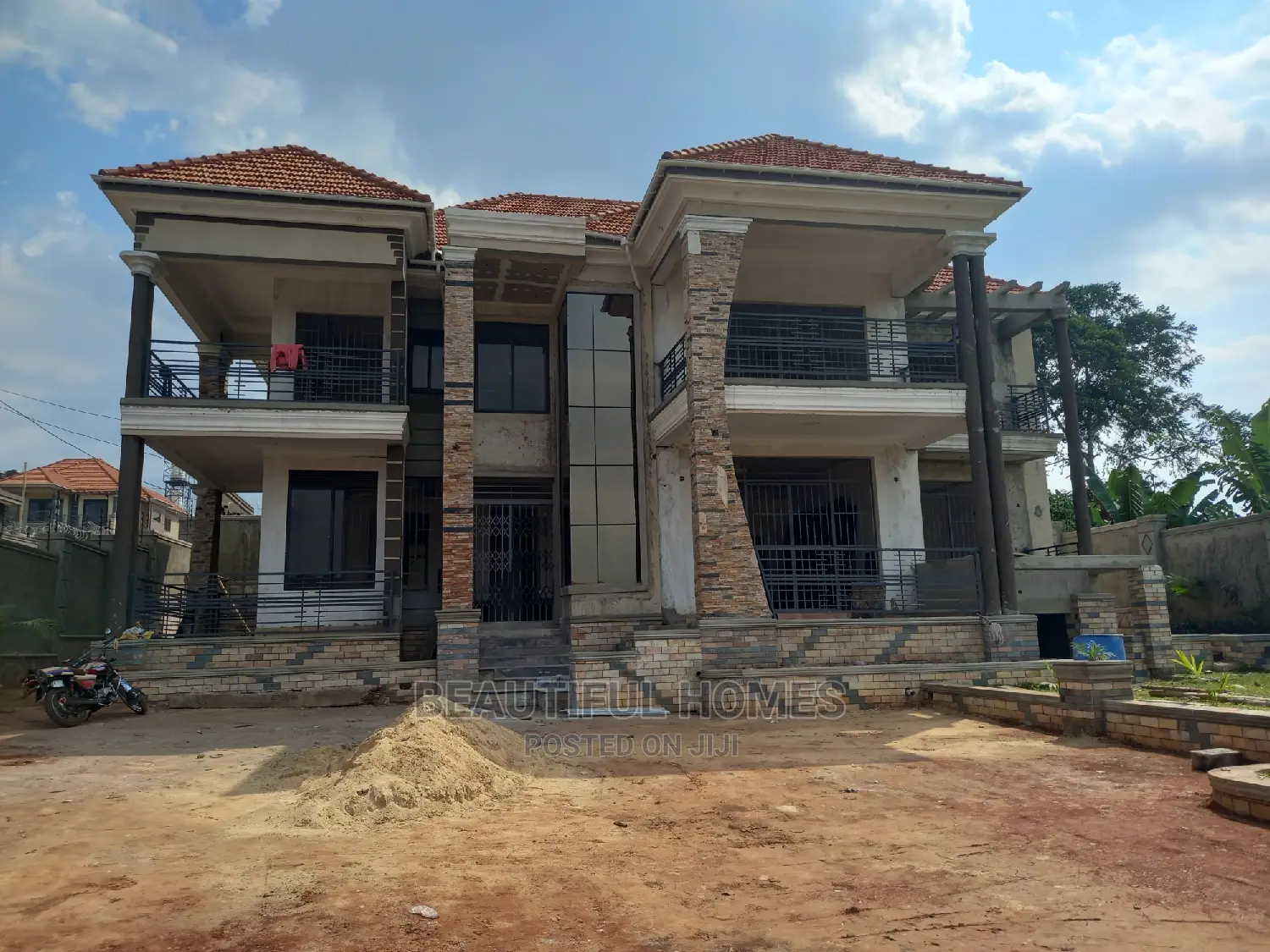 Furnished 6bdrm Mansion in Kisaasi, Central Division for sale