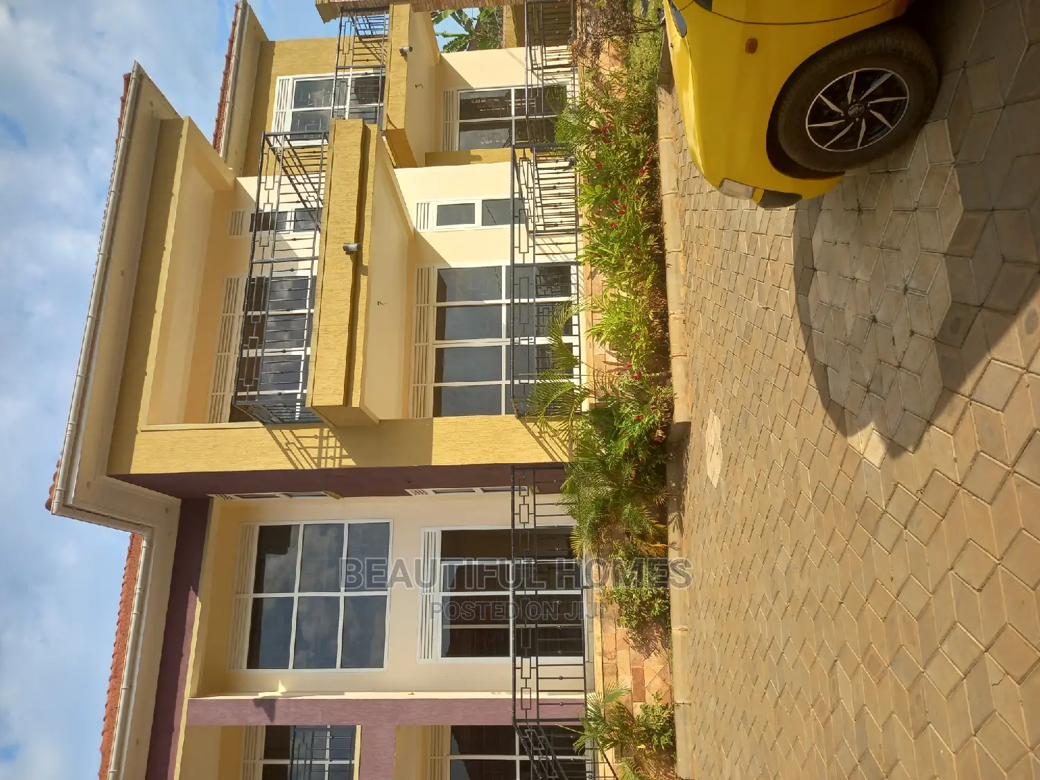Furnished 6bdrm Duplex in Kira Tarmack for sale
